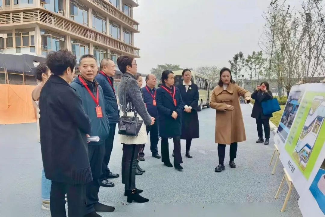 德陽市人大常委會副主任周新蓉帶隊調(diào)研德陽市老年養(yǎng)護(hù)院項目